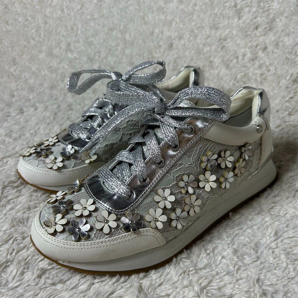 Mellow Mat Yellow Box Fashion‎ Sneakers Size 4.5